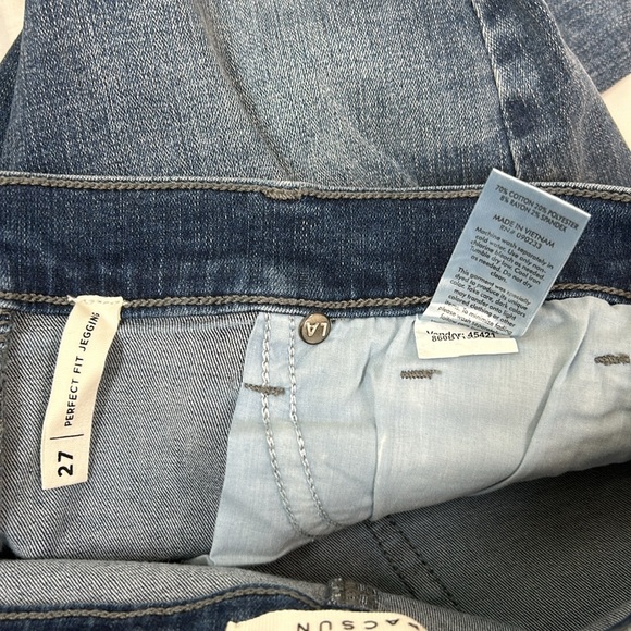 Pacsun Distressed Ripped Perfect Fit Jegging Beach Blue Denim Jeans Size 27 - Picture 9 of 9